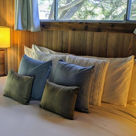 The Andiron Seaside Inn & Cabins Little River 외부 사진