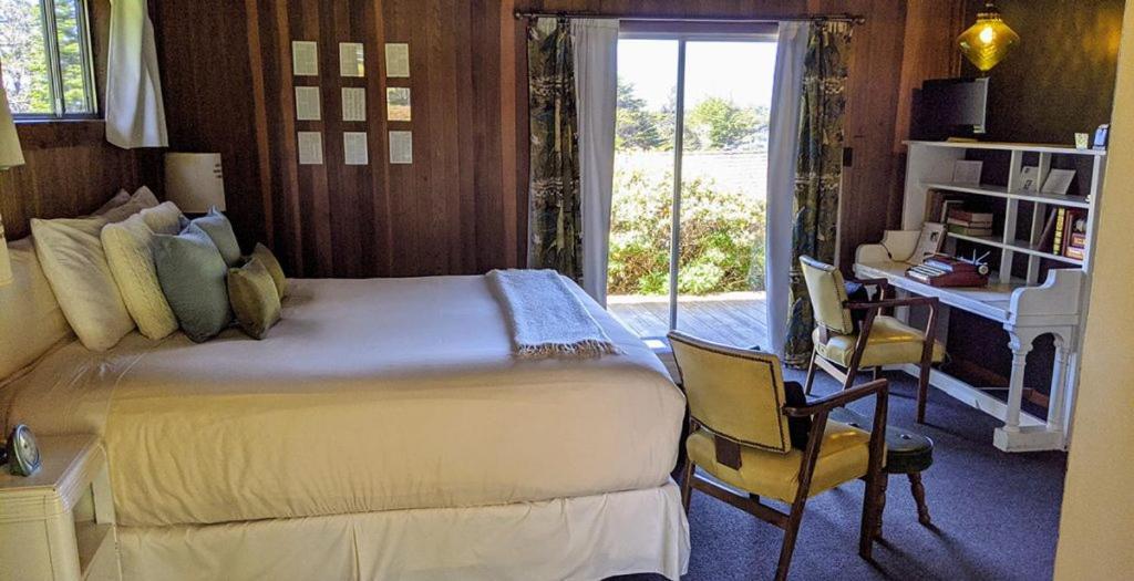 The Andiron Seaside Inn & Cabins Little River 외부 사진